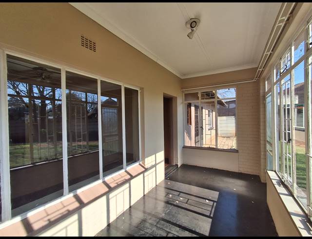 3 BEDROOM FREESTANDING FOR SALE IN STILFONTEIN EXT 4